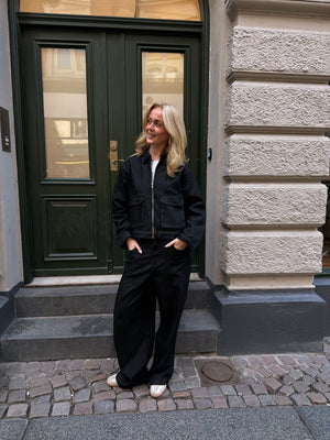 Alberte Barrel -farkut – Musta