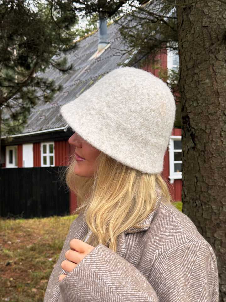 Raye Bucket Hat - Beige