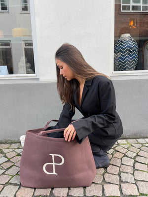 Vilma Tote Bag XL - Dark Brown Mini Logo