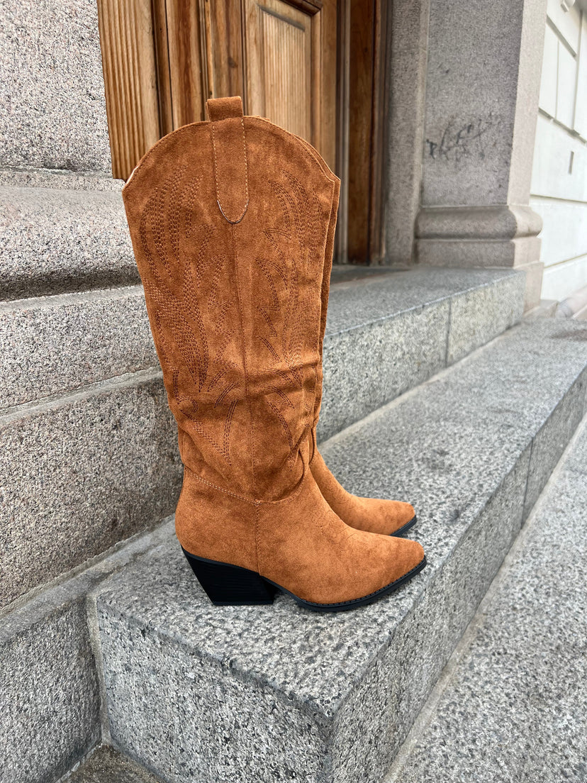 Dakota Western Boots – Camel Suede