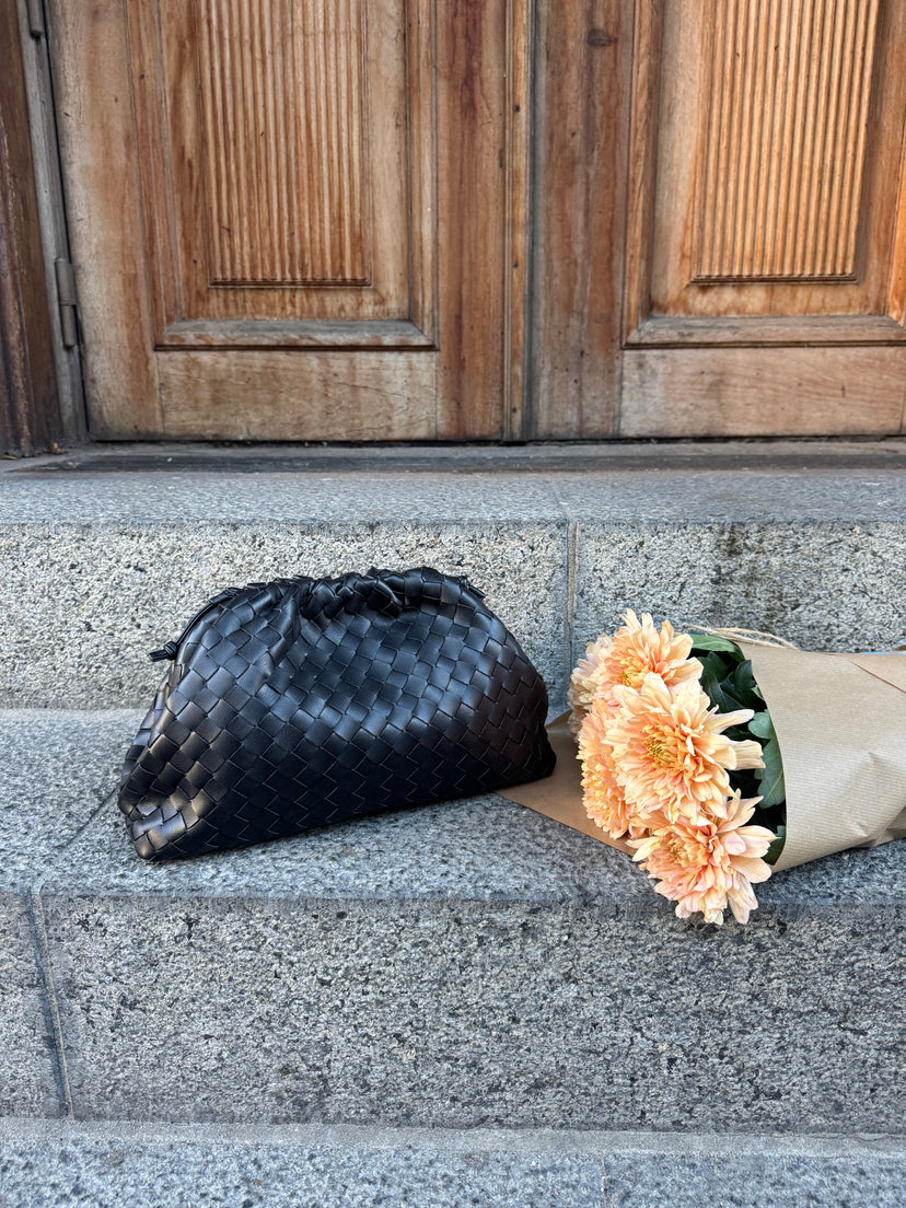 Aya Large Clutch - Black