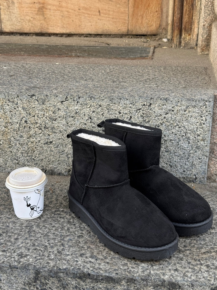 Daisy Teddy Boots - Black