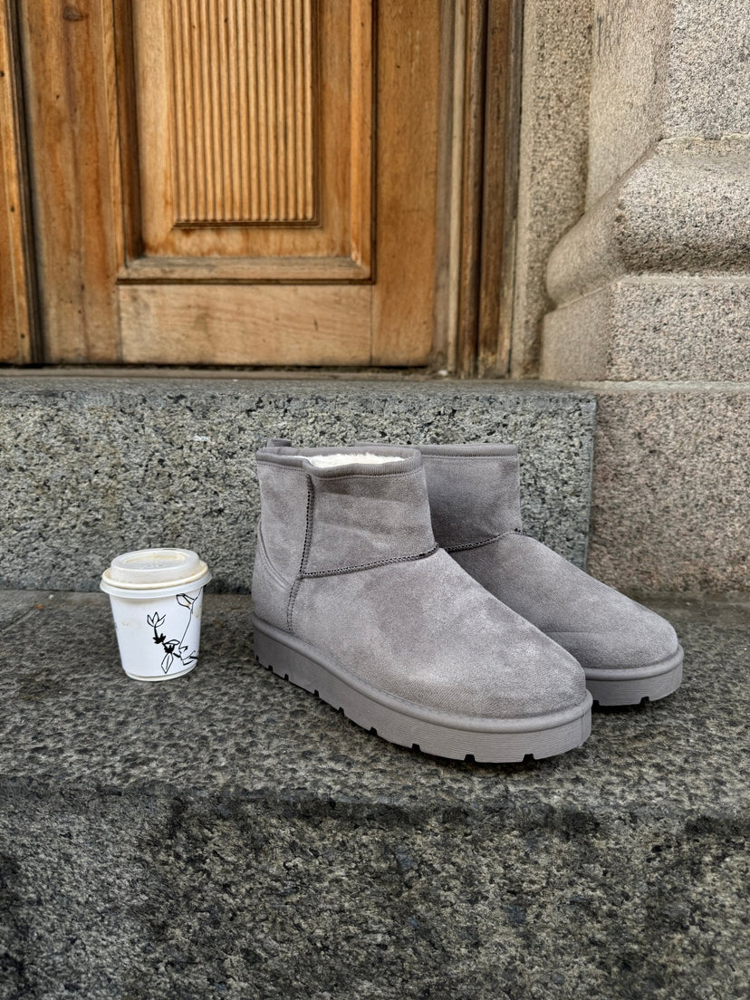 Daisy Teddy Boots - Grey
