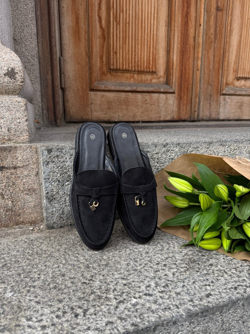 Iben Slip-on Mule - Black