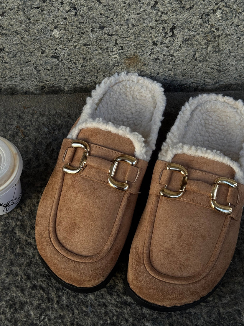 Nathalie Buckle Teddy Slippers - Camel