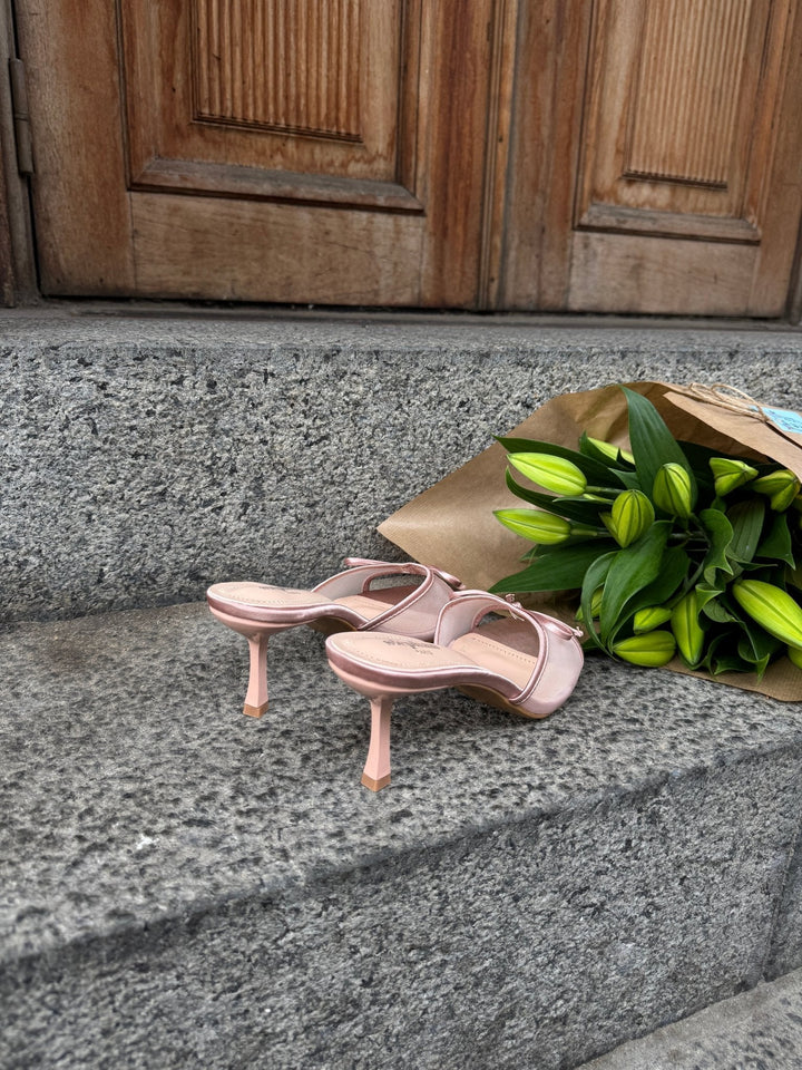 Nellie Bow Tie Heeled Mules - Champagne